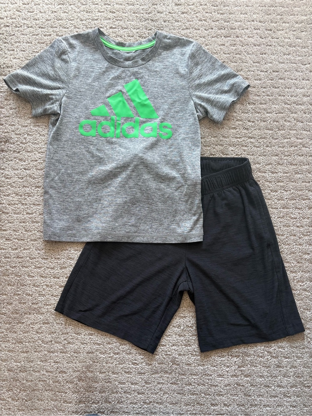 Boys Size Small S 6/7 Adidas T-Shirt Short Sleeve & Shorts 2 Piece Set Athletic